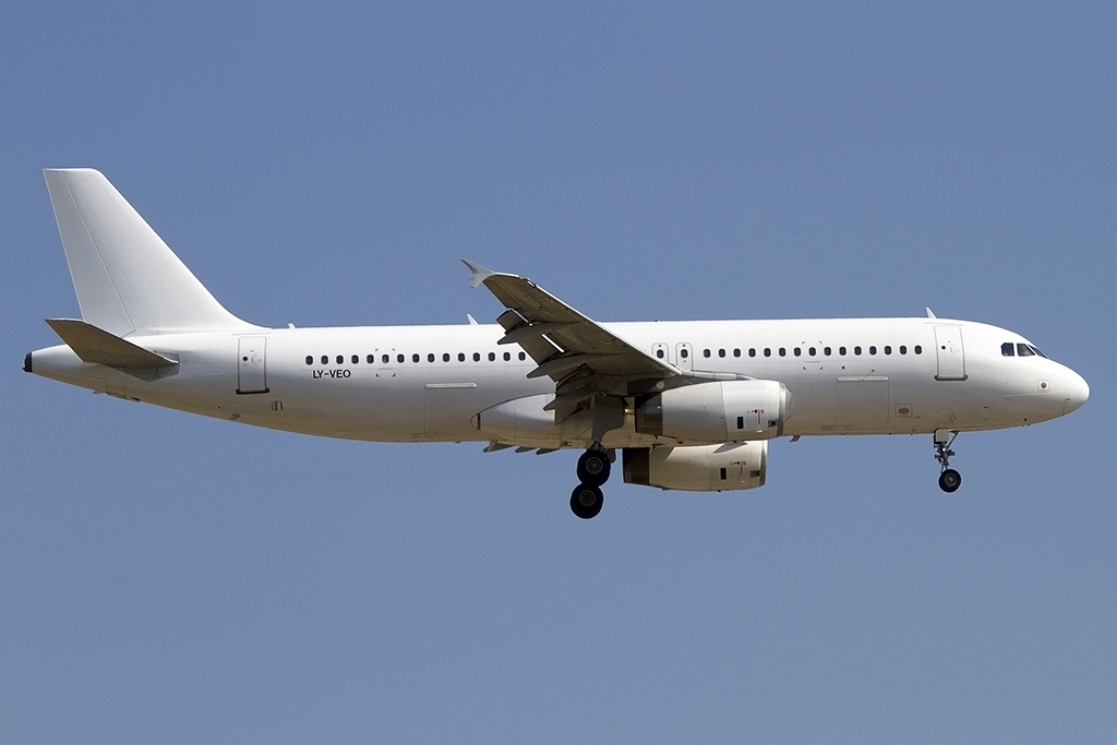 Avion Express, LY-VEO, Airbus, A320-233, 02.06.2014, BCN, Barcelona, Spain



