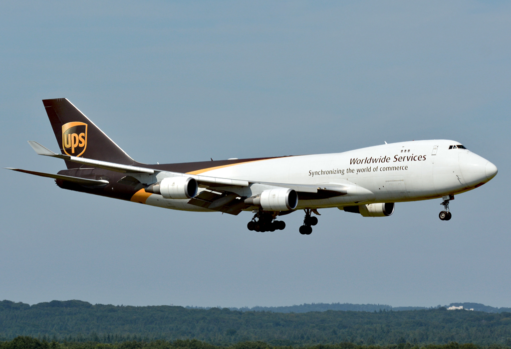 B 747-44AF UPS, N572UP, final approach CGN 02.08.2015