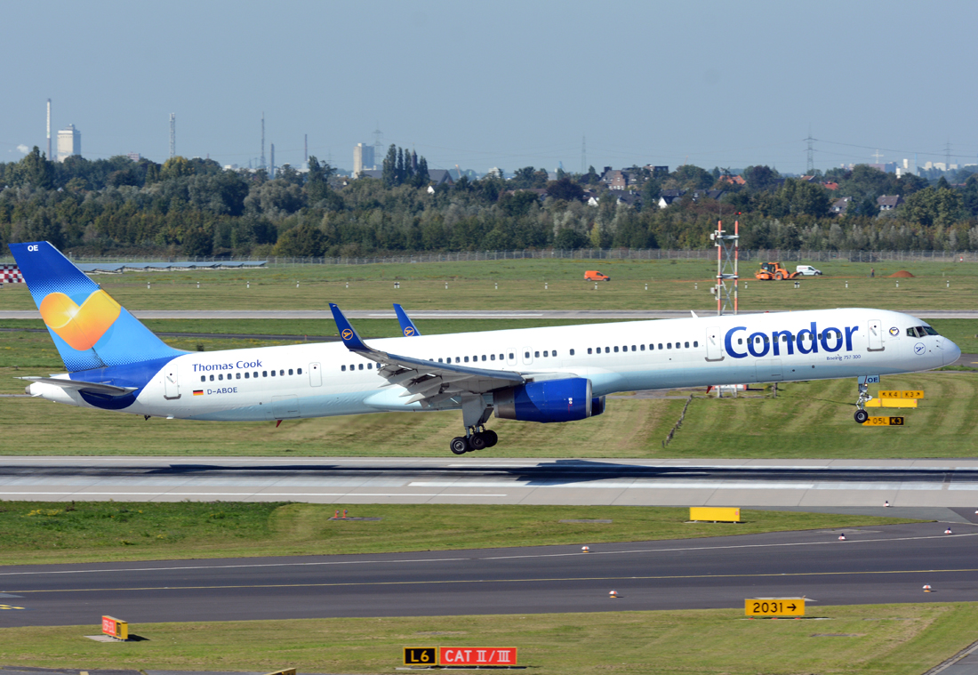 B 757-300, D-ABOE Condor, short final in DUS - 01.10.2015