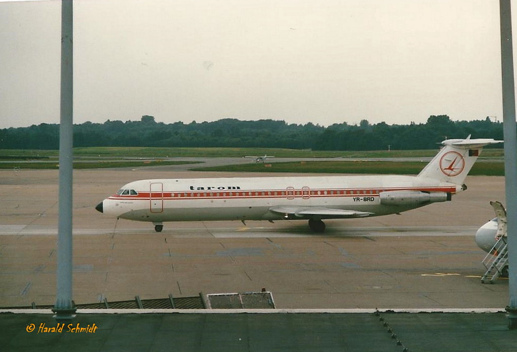 BAC 1-11 561 RC – TAROM, YR-BRD, in Rumänien gebaute Maschine, Flughafen Hamburg (HAM)   / Foto aus 1988 (Scan vom Foto)