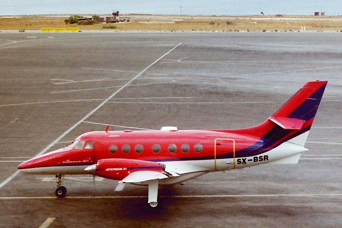 BAe Jetstream 31, SX-BSR,  Millennium star . Heraklion Airport Nikos Kazantzakis (HER). Gescannte Aufnahme aus dem Jahr 2000.