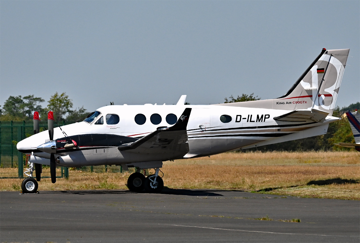 Beech C 90 GTX KingAir, D-ILMP in EDKB - 07.08.2020