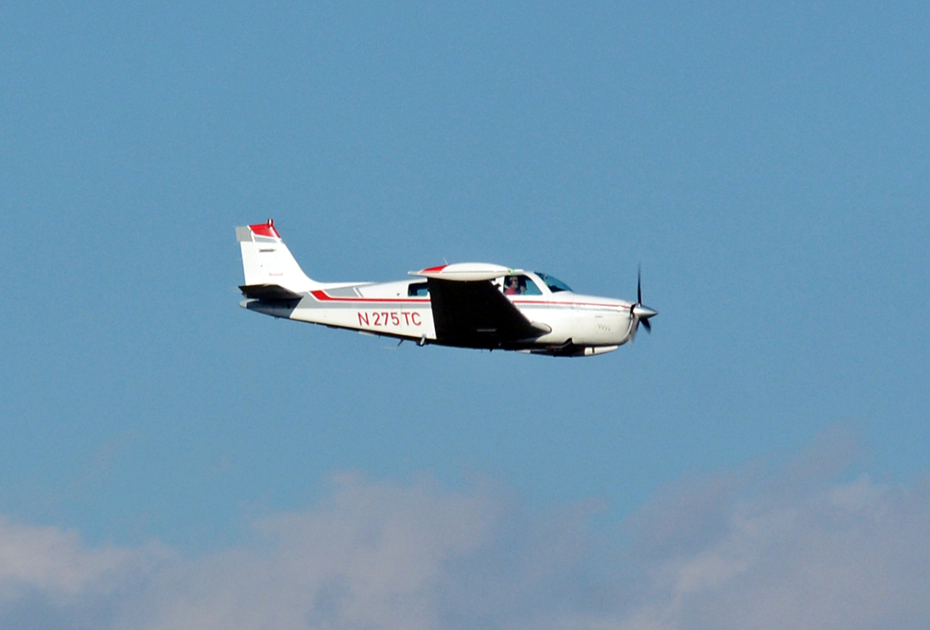 Beechcraft A 36, N275TC, beim Anflugtraining auf CGN - 19.10.2014
