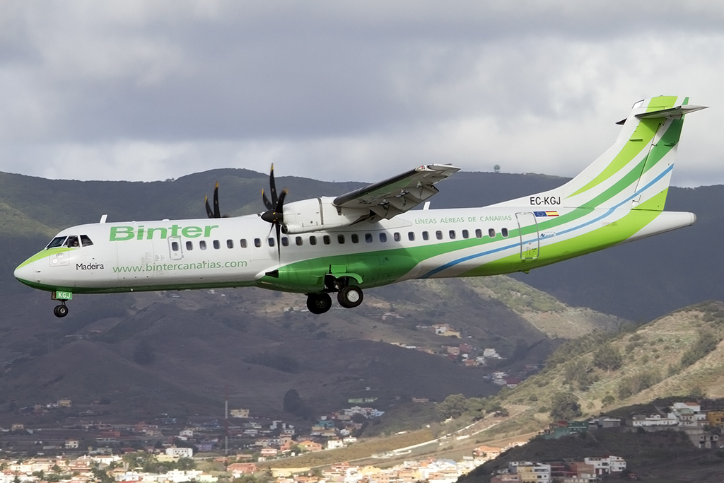 Binter Canarias, EC-KGJ, Aerospatiale, ATR-72-212A, 18.11.2013, TFN, Teneriffa-Nord, Spain

