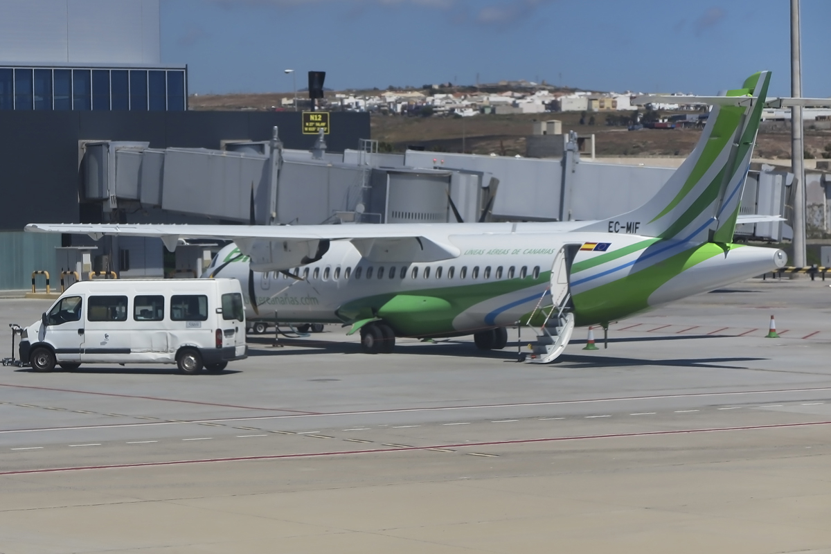 Binter, EC-MIF, Aerospatiale, ATR-72-212A, 16.04.2016, LPA, Las Palmas, Spain


