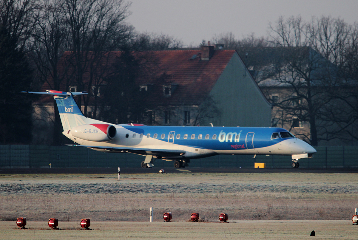 BMI Regional ERJ-145EP G-RJXH kurz vor dem Start in Berlin-Tegel am 18.01.2015
