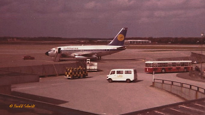 Boeing 737 – LH, Flughafen Hamburg (HAM)  / Foto aus 1981 (Scan vom Foto)