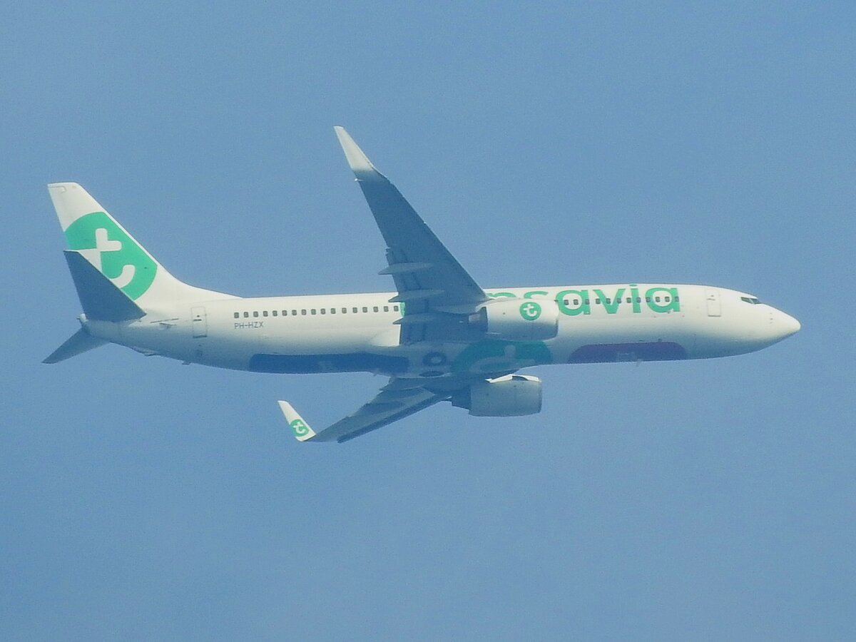 Boeing 737-8K2(WL) Kennung:PH-HZ von Transavia; steuert den Flughafen Salzburg an; 230304