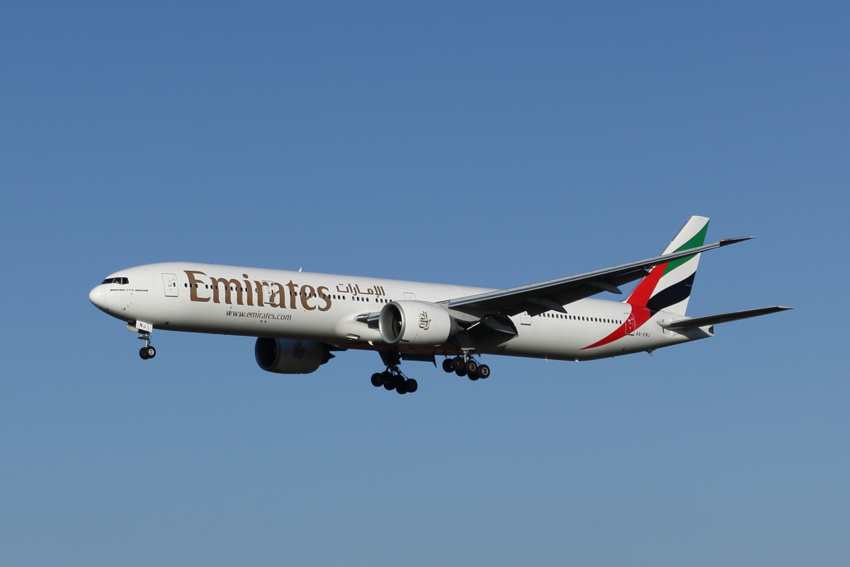 Boeing 777-300ER, Emirates (A6-ENJ), Hamburg, 17.01.2015.