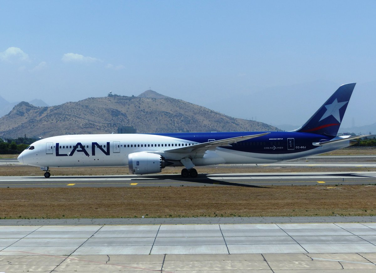 Boeing 787-9, CC-BGJ, LAN, Aeropuerto Santiago de Chile (SCL), 5.1.2017