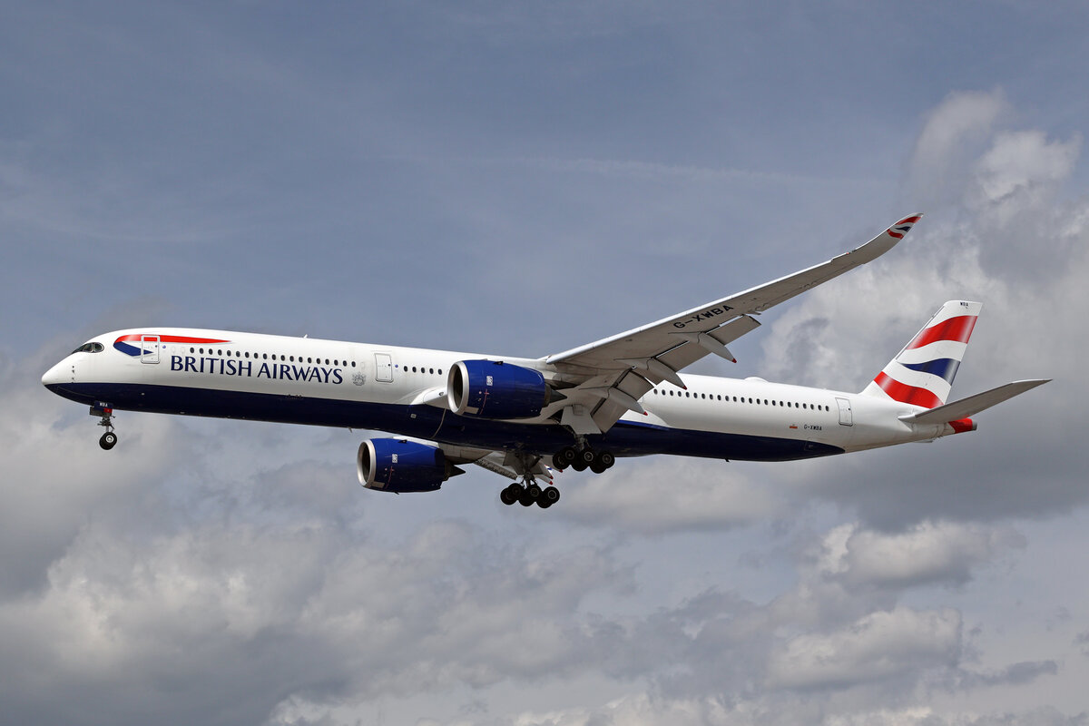 British Airways, G-XWBA, Airbus A350-1041, msn: 326, 06.Juli 2023, LHR London Heathrow, United Kingdom.