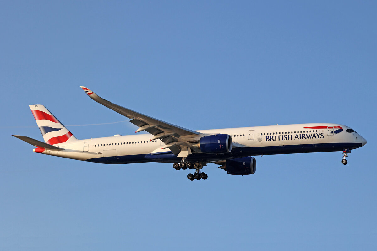 British Airways, G-XWBC, Airbus A350-1041, msn: 362, 05.Juli 2023, LHR London Heathrow, United Kingdom.