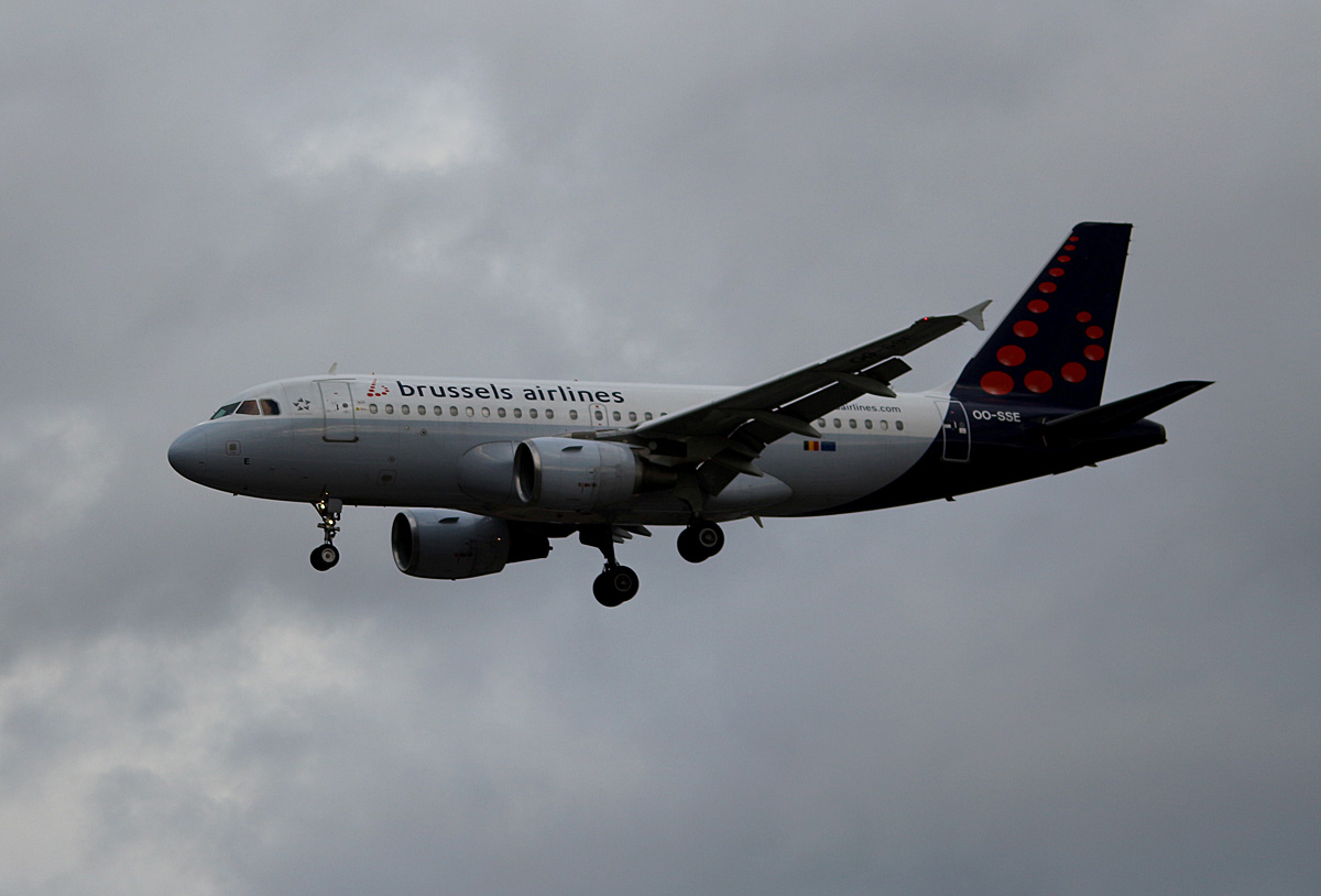 Brussels Airlines, Airbus A 319-111. OO-SSE, TXL, 18.11.2016