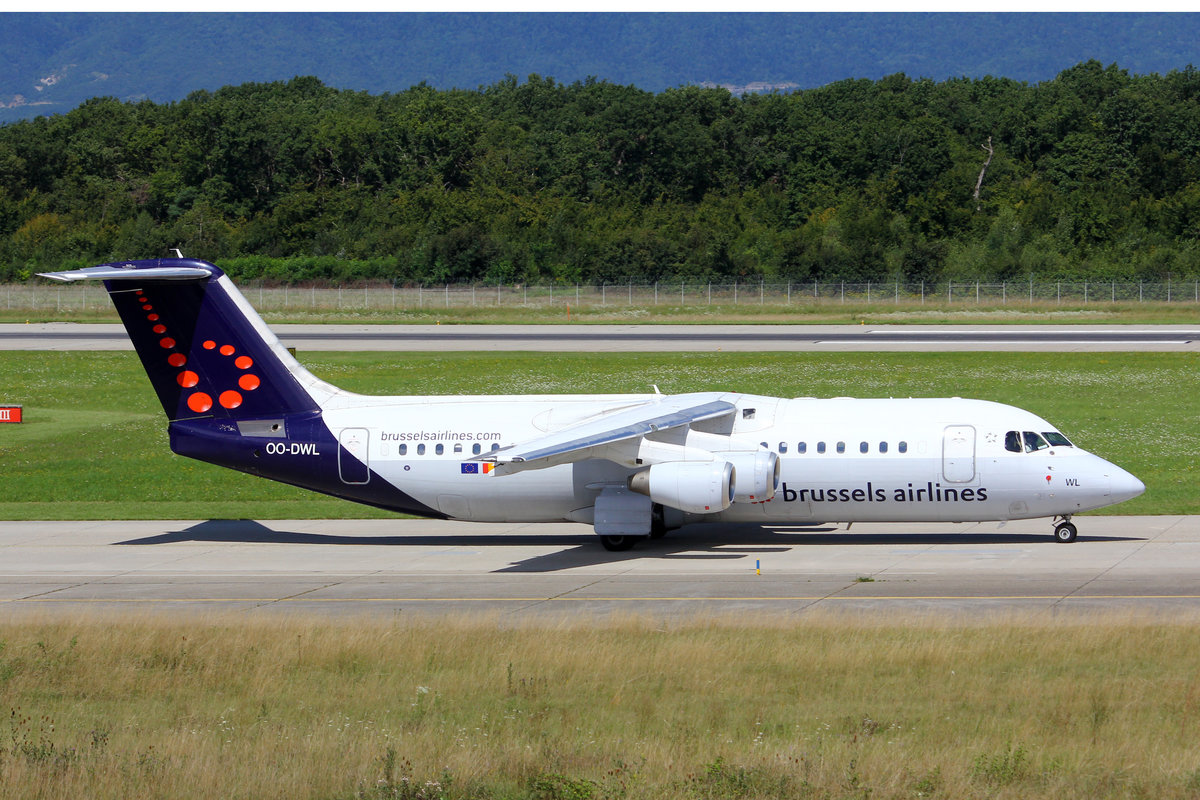 Brussels Airlines, OO-DWL, BAe Avro RJ100, msn: 3361, 09.August 2014, GVA Genève, Switzerland.