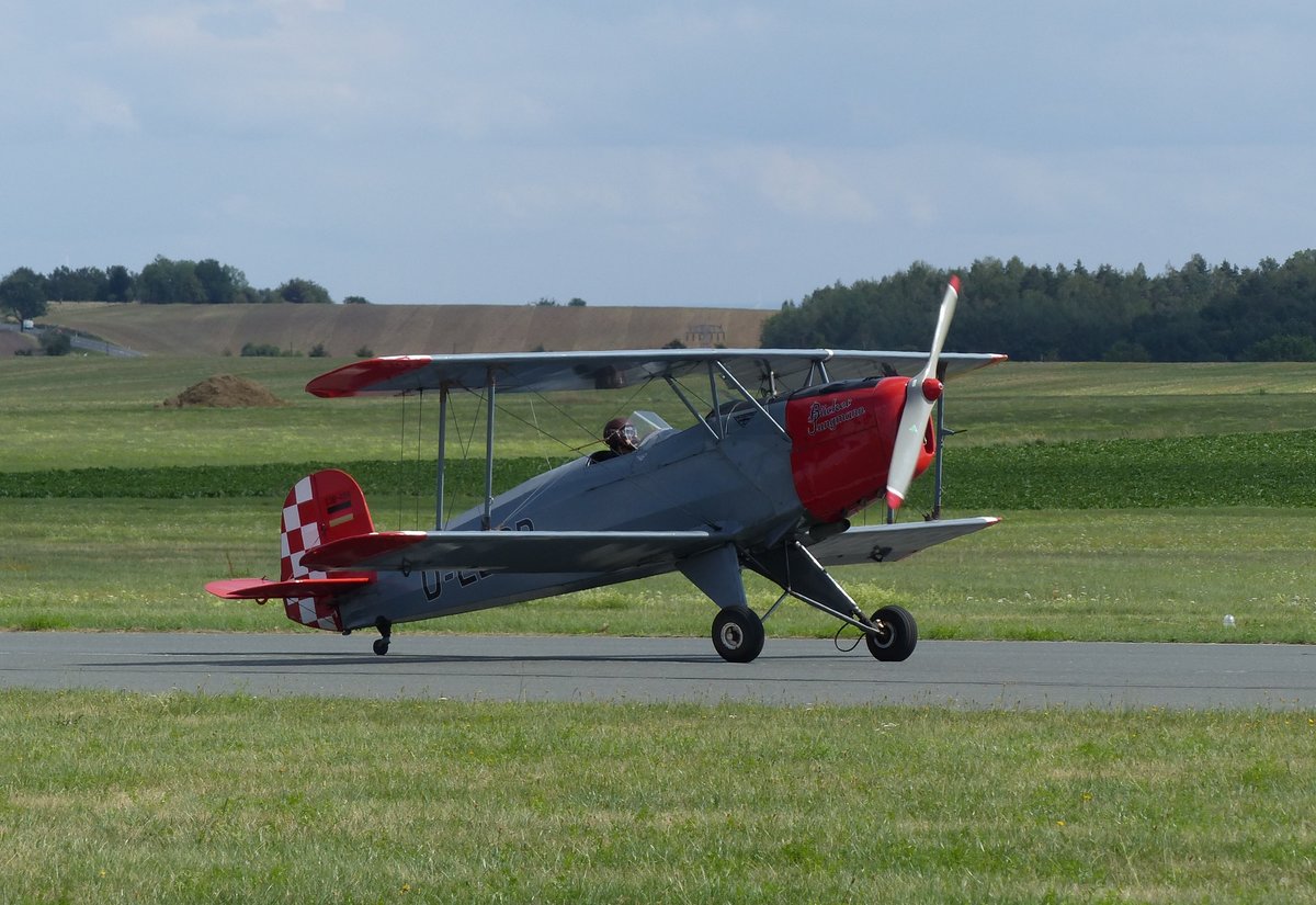 Bücker Bü 131 Jungmann, D-EBPP gelanget in Gera (EDAJ) bei der Vintage Aerobatic World Championship  am 17.8.2019