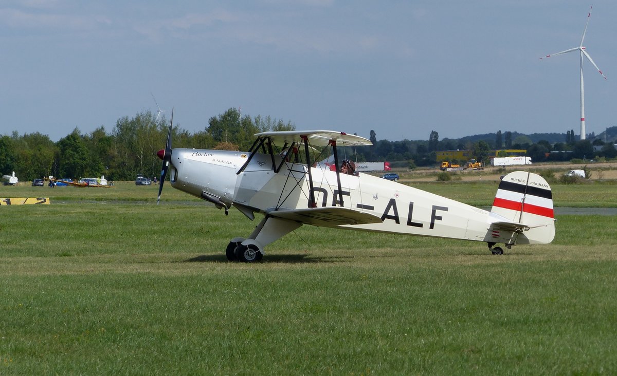 Bücker Bü 131 Jungmann, OE-ALF auf dem Weg zur Parkposition bei der Vintage Aerobatic World Championship  in Gera (EDAJ) am 17.8.2019