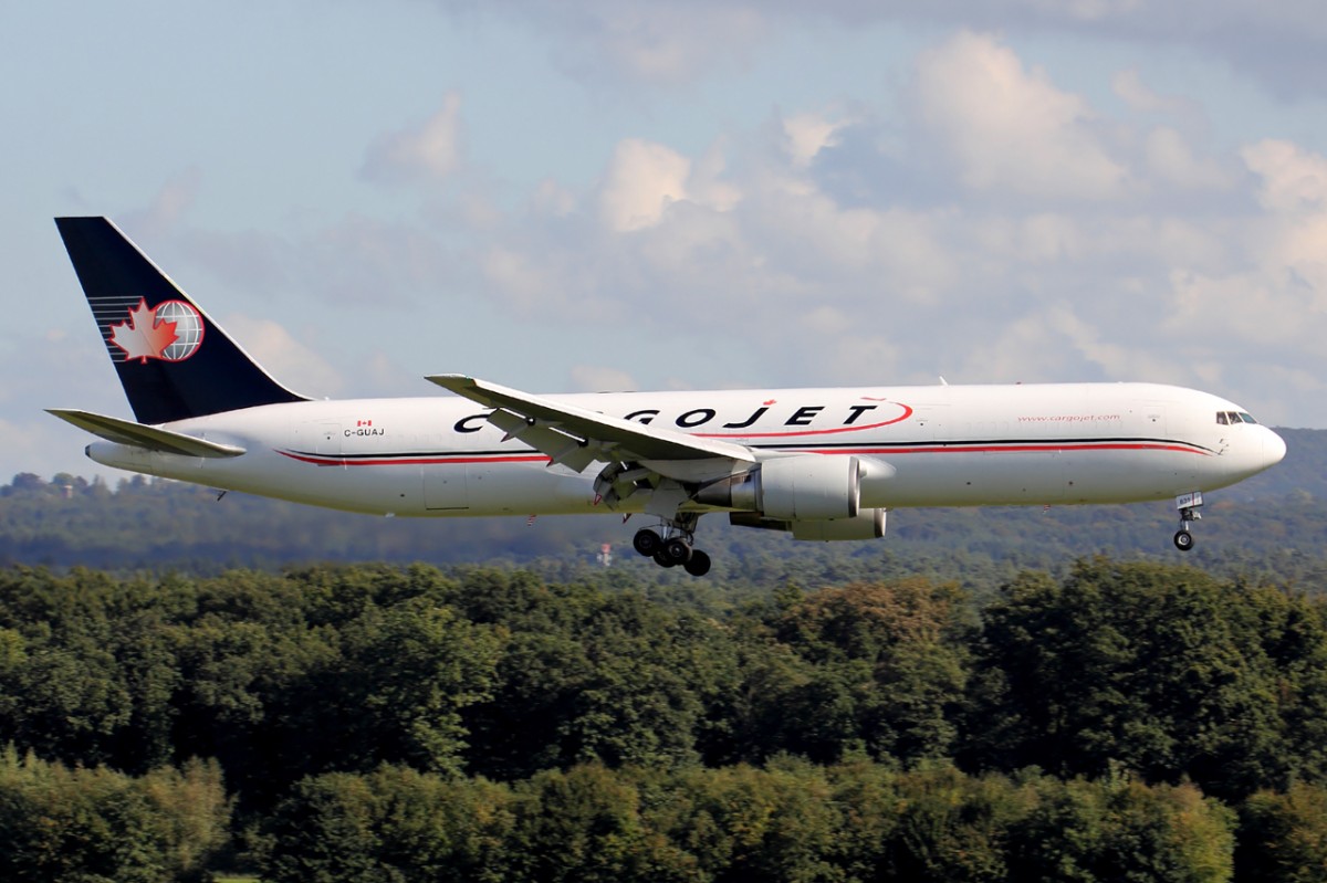 Cargojet C-GUAJ bei der Landung in Köln 27.9.2015