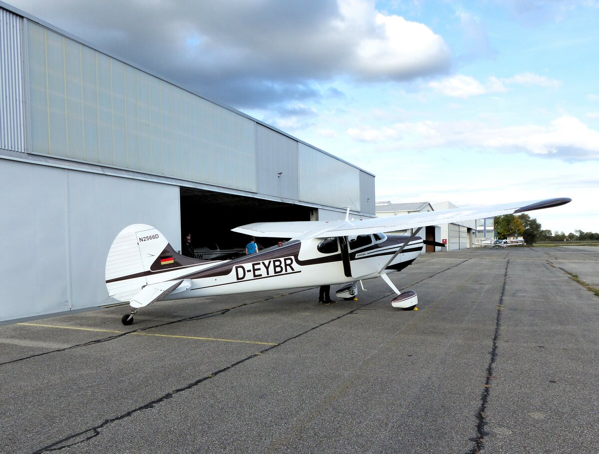 Cessna 170, D-EYBR (ex.N2566D), Flugplatz Landshut (EDML), 21.10.2023