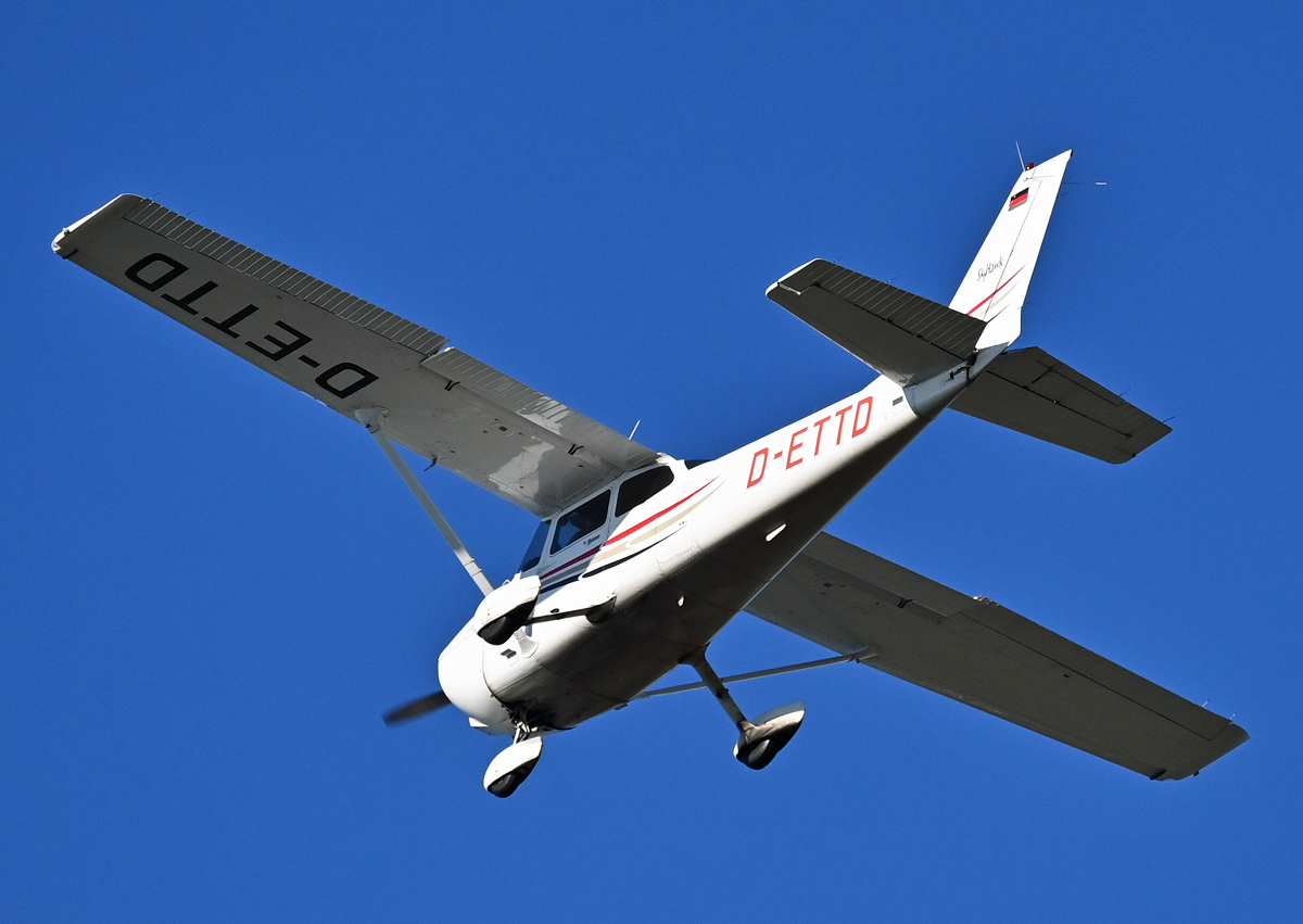 Cessna 172 R SkyHawk, D-ETTD bei Überflug in EDKB - 13.01.2022
