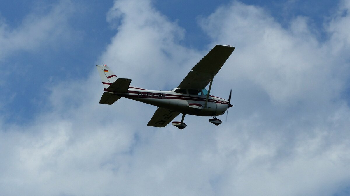 Cessna 172 Skyhawk, D-EPWE, Flugplatz Gera (EDAJ), 21.8.2022