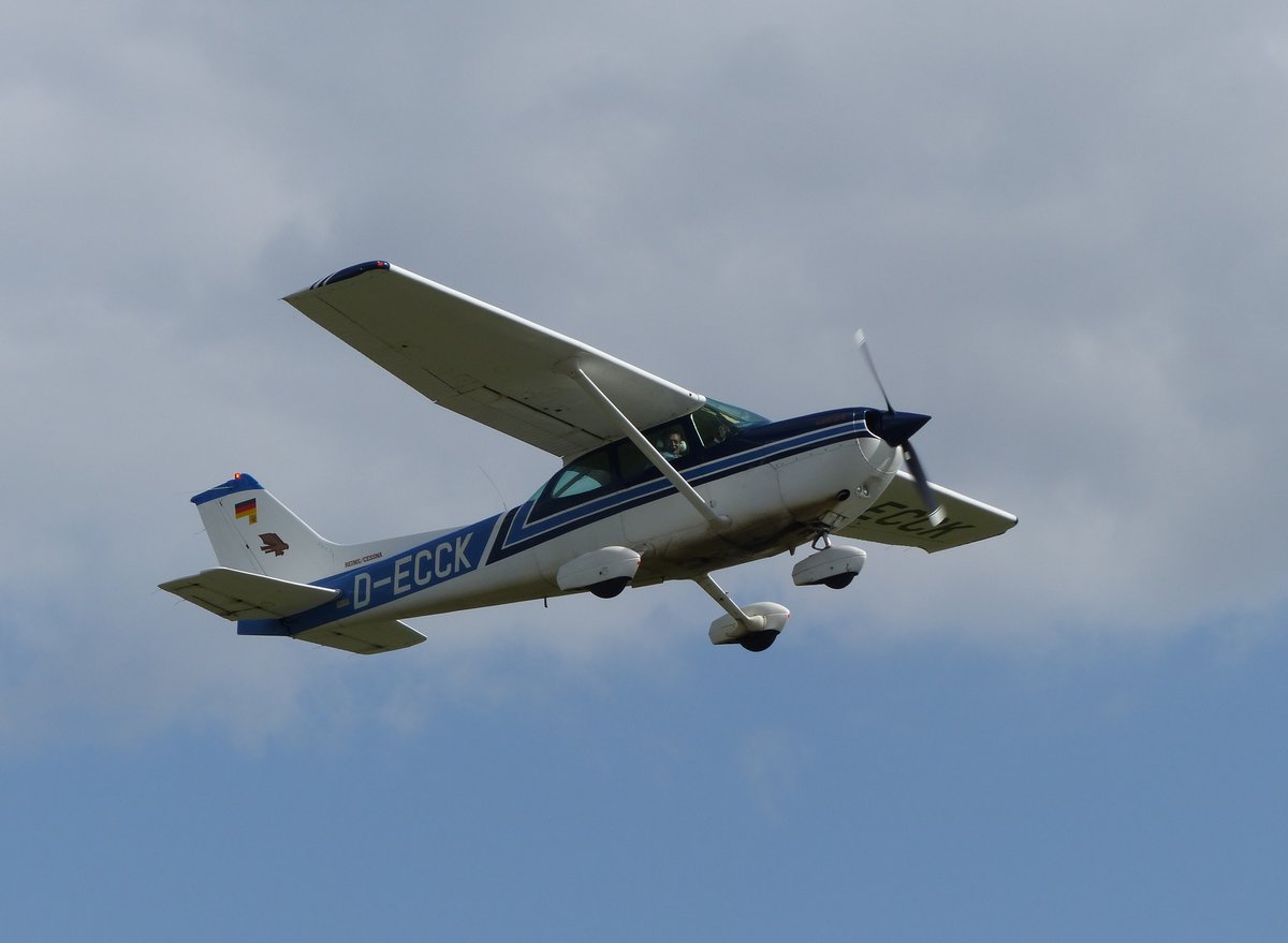 Cessna 172 XR II Skyhawk, D-ECCK gestartet in Gera (EDAJ) am 17.8.2019