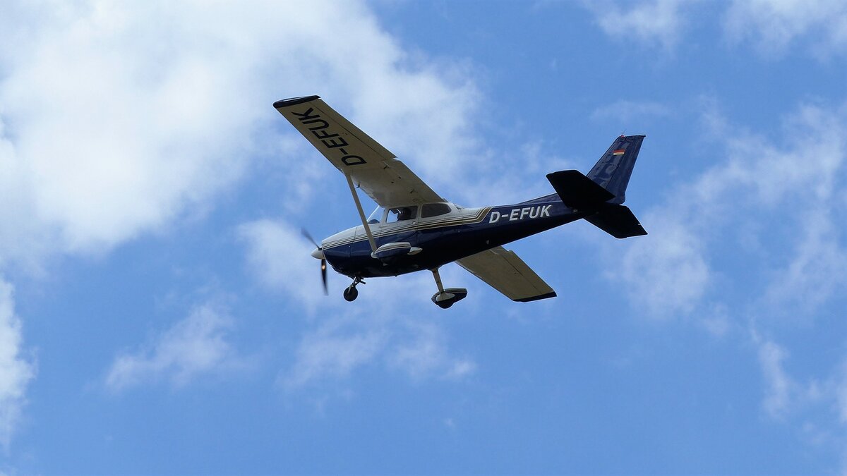 Cessna 172N Skyhawk, D-EFUK gestartet in Coburg Steinrücken (EDQY) am 17.7.2022