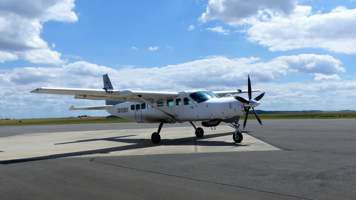 Cessna 208 B Grand Caravan, D-FUNY in Gera (EDAJ) als Absetzflugzeug bei Aero Fallschirmsport am 2.7.2022 im Einsatz.