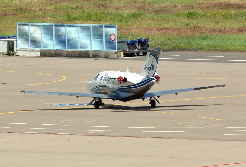Cessna 525 Citation Jet, D-IHEB in CGN - 10.07.2016