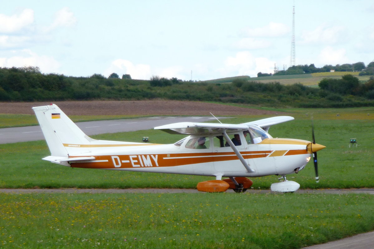 Cessna F172N, D-EIMY, von der FSG Hammelburg. Gelandet auf dem Flugplatz Walldürn (EDEW) am 13.08.2017.