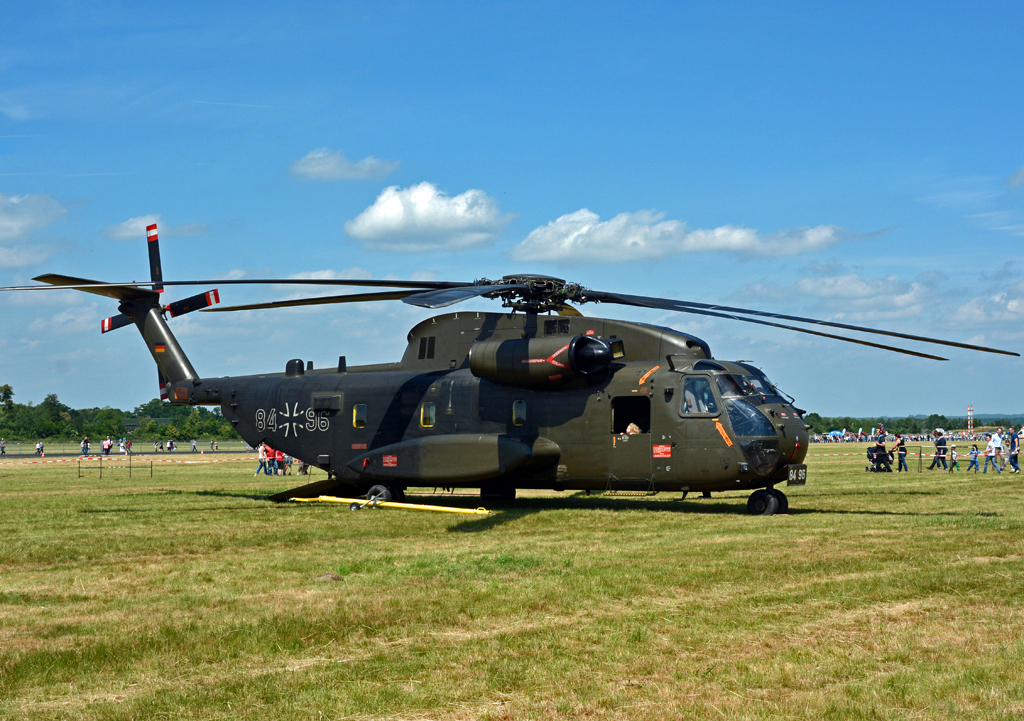 CH-53 GS, 84+96 aus Laupheim, früher Heeresflieger jetzt Luftwaffe, am Tag der Bundeswehr in Nörvenich - 13.06.2015