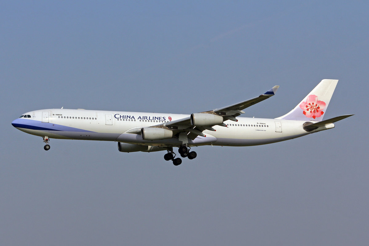 China Airlines, B-18805, Airbus A340-313X, msn: 415, 04.Juli 2015, AMS Amsterdam, Netherland.