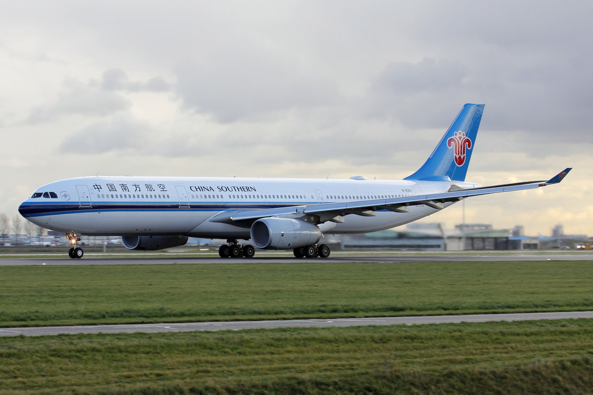 China Southern Airbus A330-323E B-8363 beim Start in Amsterdam 3.1.2019