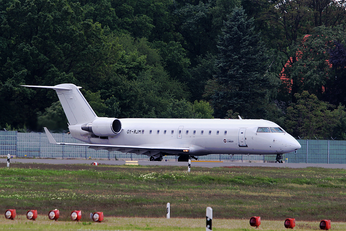 Cimber Air CRJ200LR OX-RJM kurz vor dem Start in Berlin-Tegel am 09.05.2014
