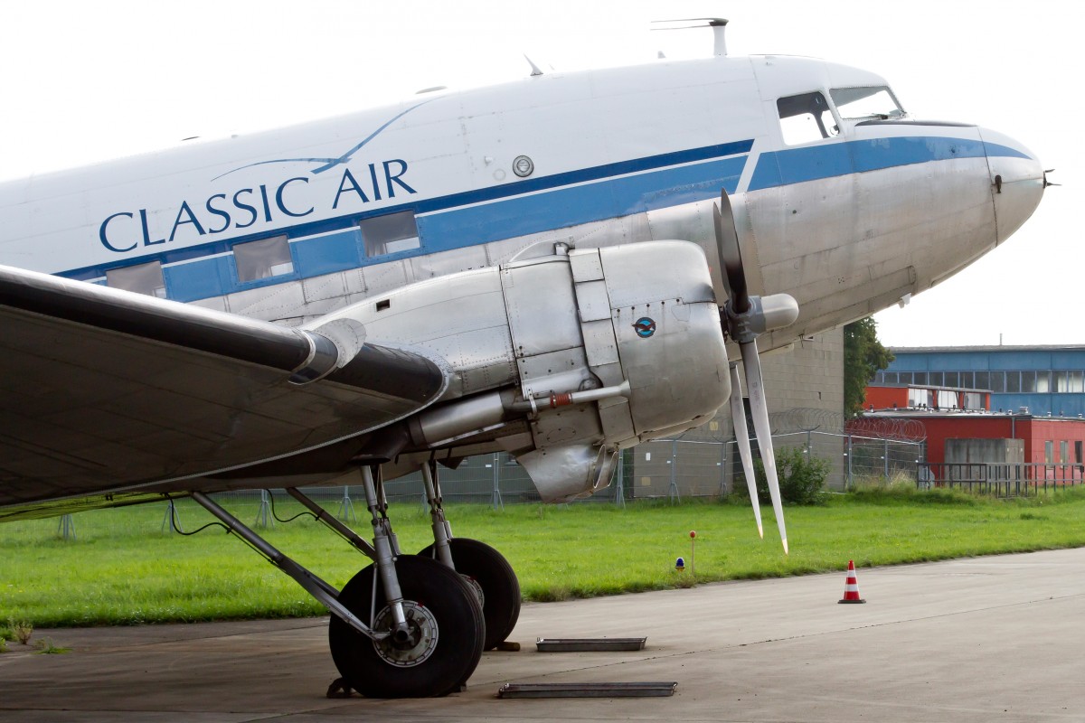Classic Air, HB-ISB, Douglas, DC-3 C (Bug/Nose), 02.09.2014, FMM-EDJA, Memmingen, Germany