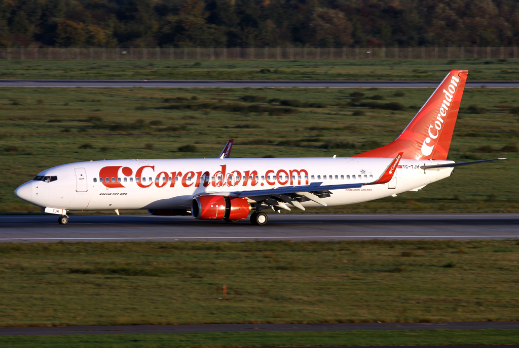 Corendon B737-800 TC-TJM bei der Landung auf 23L in DUS / EDDL / Düsseldorf am 14.10.2014