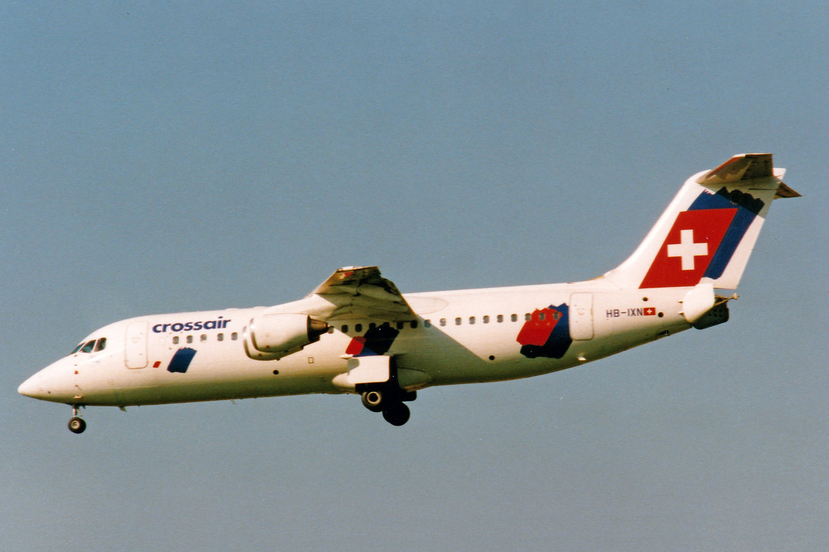 Crossair, HB-IXN, BAe Avro RJ100, msn: E3286, Juli 1999, ZRH Zürich, Switzerland. Scan aus der Mottenkiste.