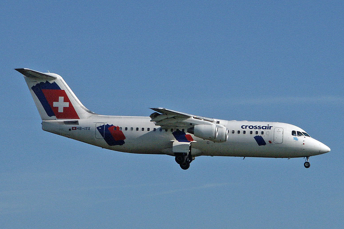 Crossair, HB-IYX, BAe Avro RJ100, 29.Oktober 2002, ZRH Zürich, Switzerland.