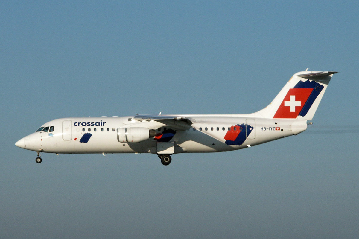 Crossair, HB-IYZ, BAe Avro RJ100, 21.Mai 2002, ZRH Zürich, Switzerland.