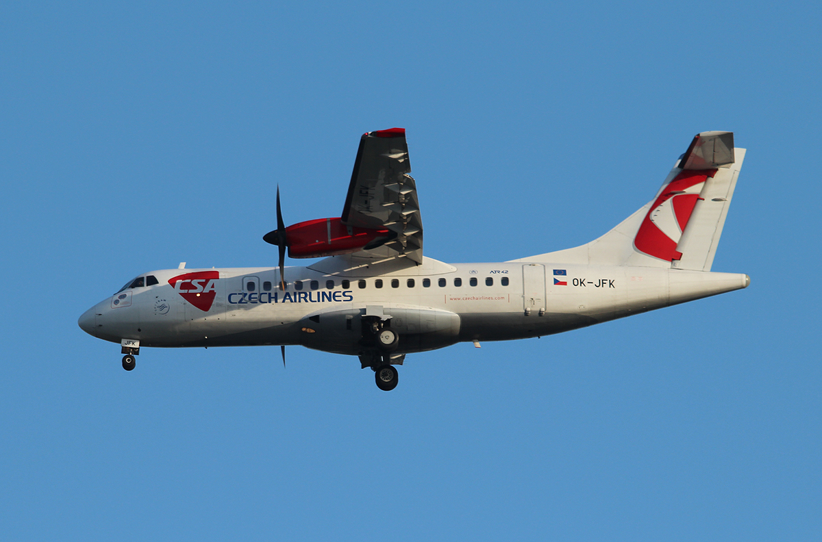 CSA ATR-42-500 OK-JFK bei der Landung in Berlin-Tegel am 18.06.2013