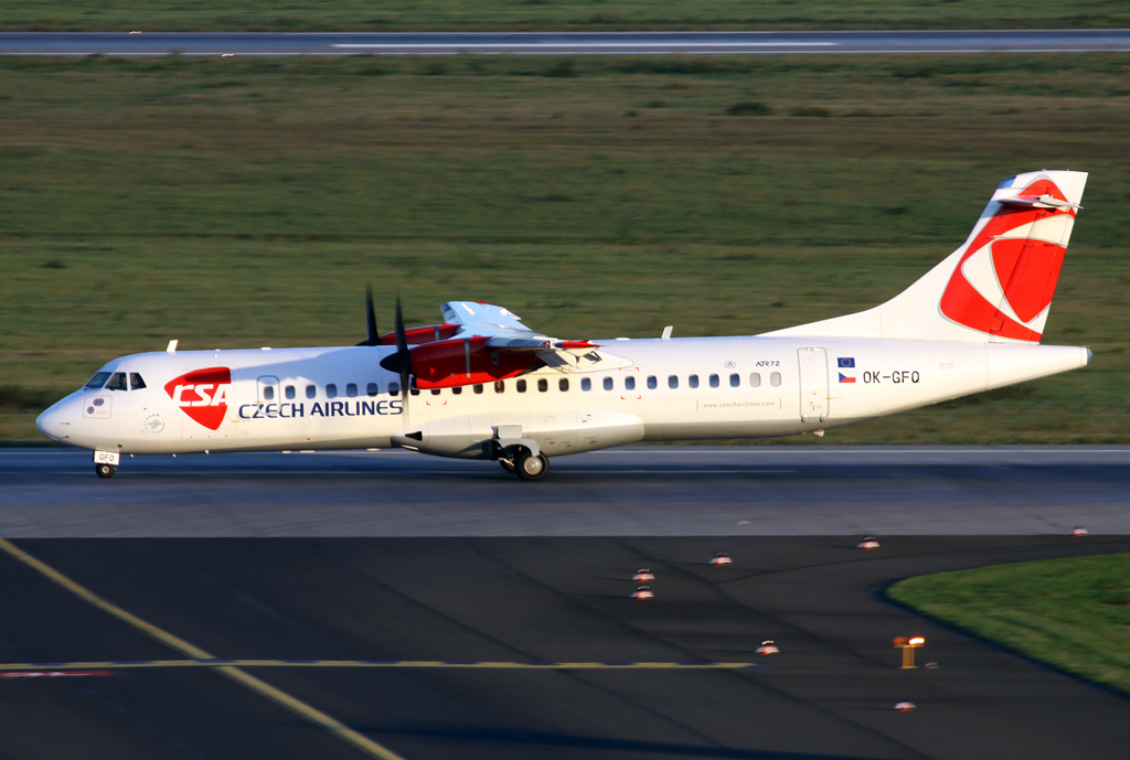 CSA ATR-72 OK-GFQ bei der Landung auf 23L in DUS / EDDL / Düsseldorf am 14.10.2014