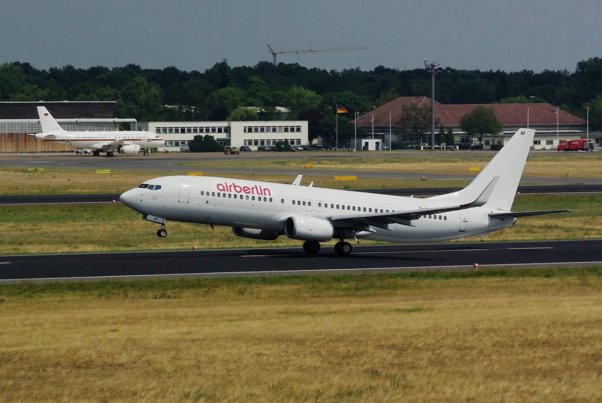 D-ABAF Air Berlin Boeing 737-86J(WL)  beim Start in Tegel  08.07.2015