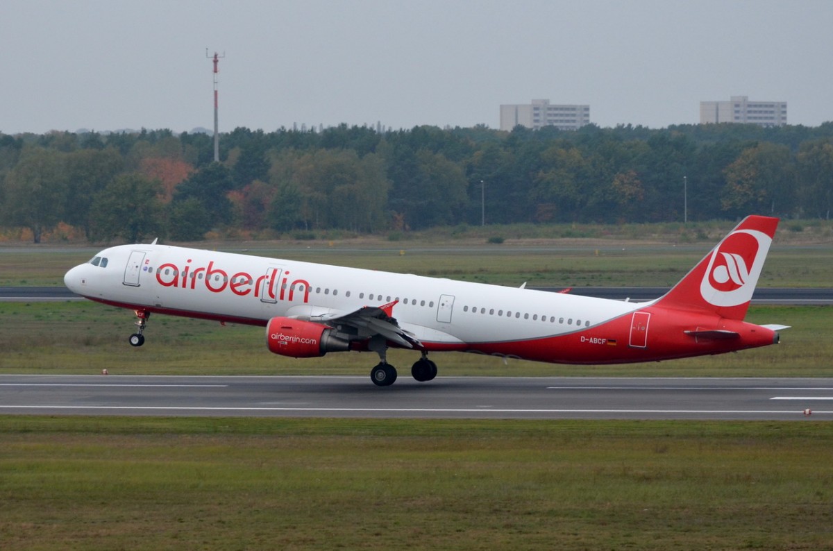 D-ABCF Air Berlin Airbus A321-211    beim Start in Tegel am 14.10.2014