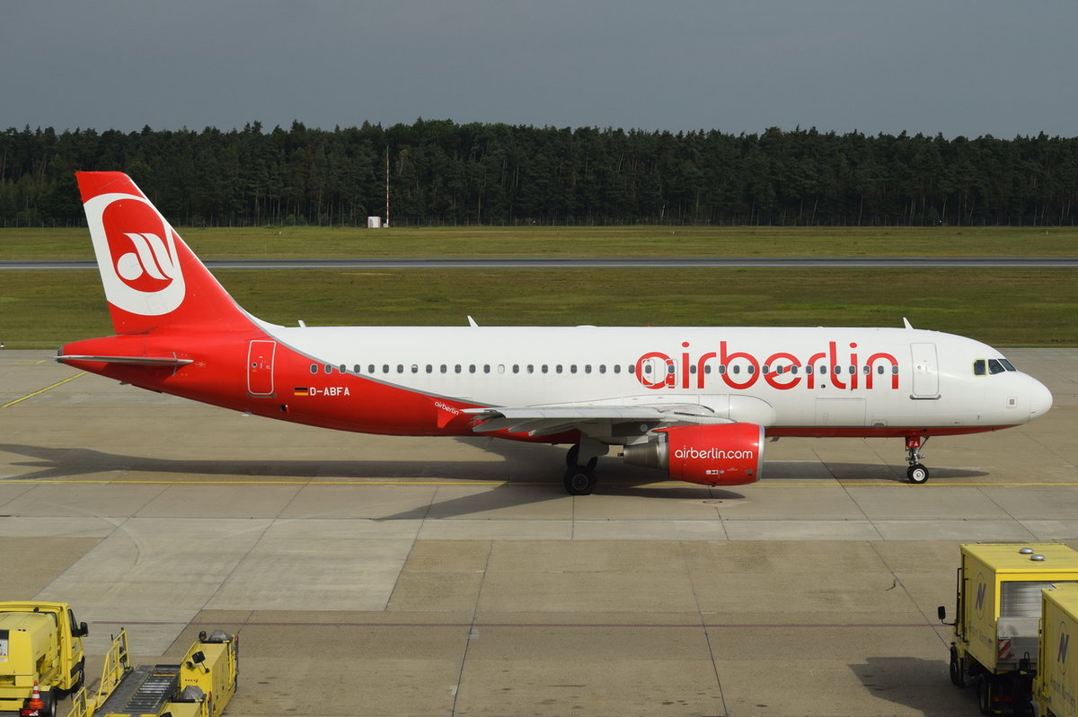 D-ABFA Air Berlin Airbus A320-214  in Nürnberg am 01.10.2016 zum Start