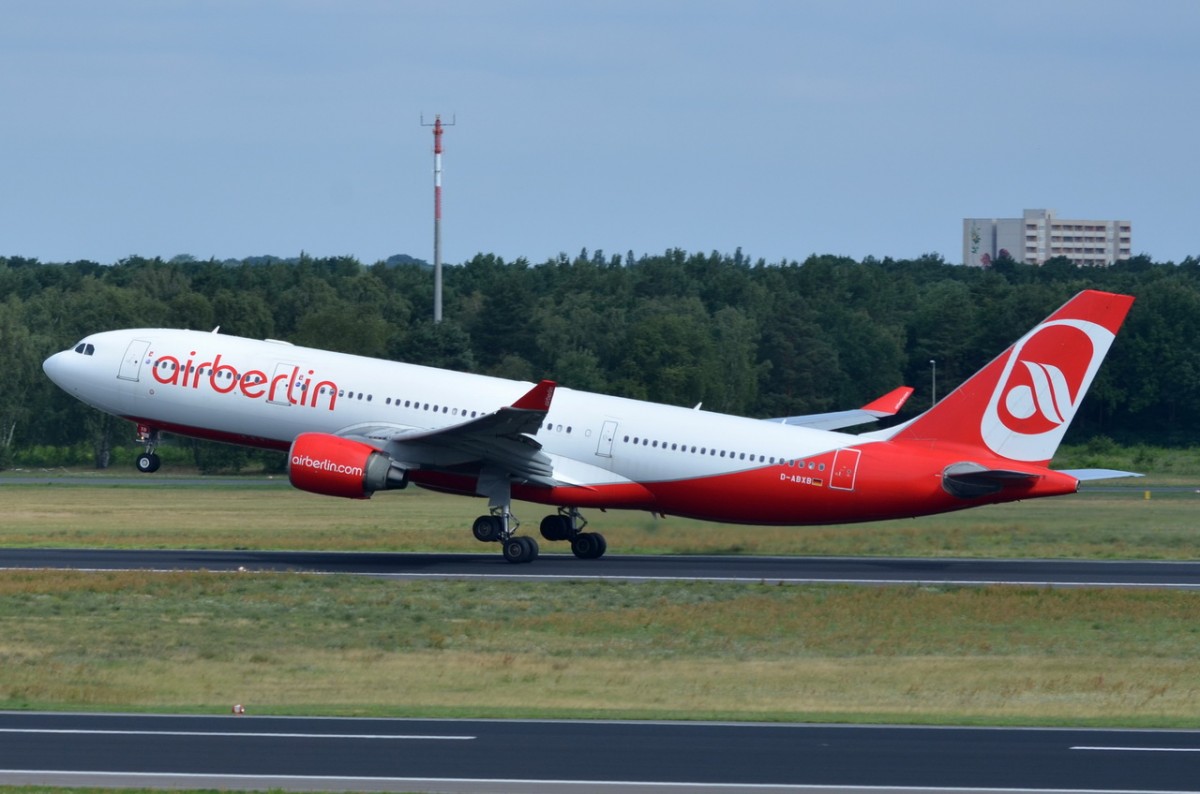 D-ABXB Air Berlin Airbus A330-223    beim Start in Tegel am 28.07.2015