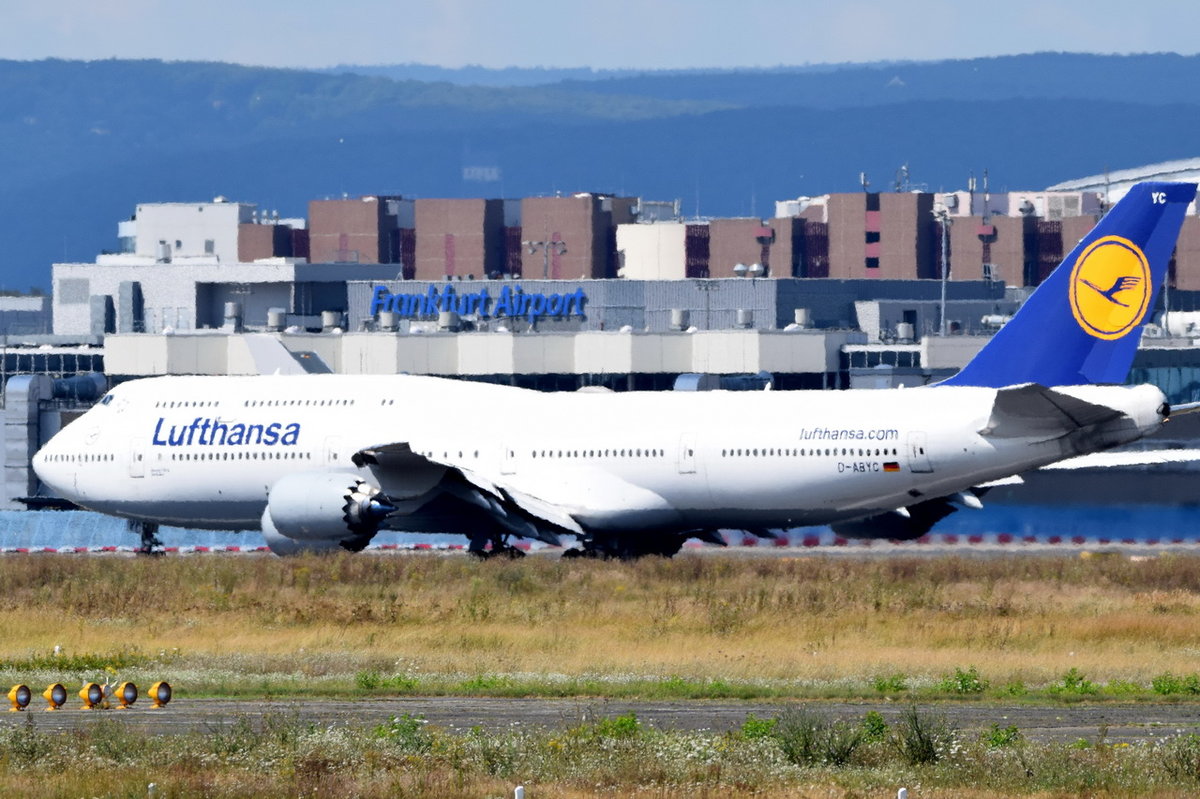 D-ABYC Lufthansa Boeing 747-830   Sachsen   in Frankfurt am 06.08.2016 zum Start