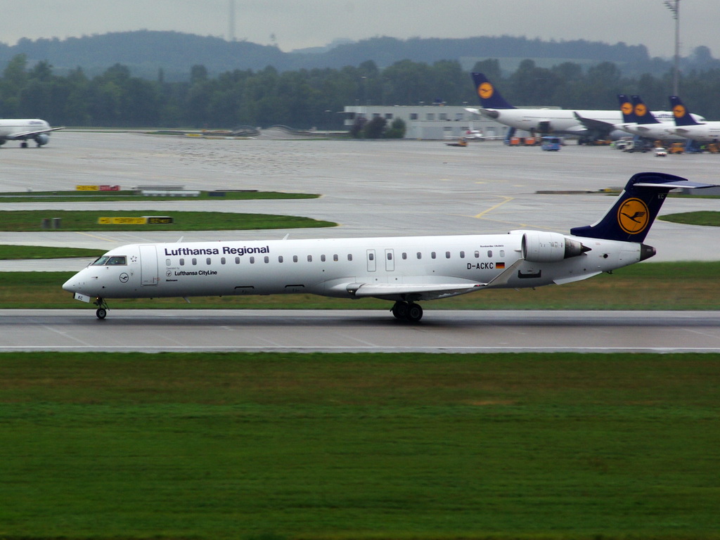 D-ACKC Lufthansa CityLine Canadair CL-600-2D24 Regional Jet CRJ-900LR  

15.09.2013   Flughafen Mnchen