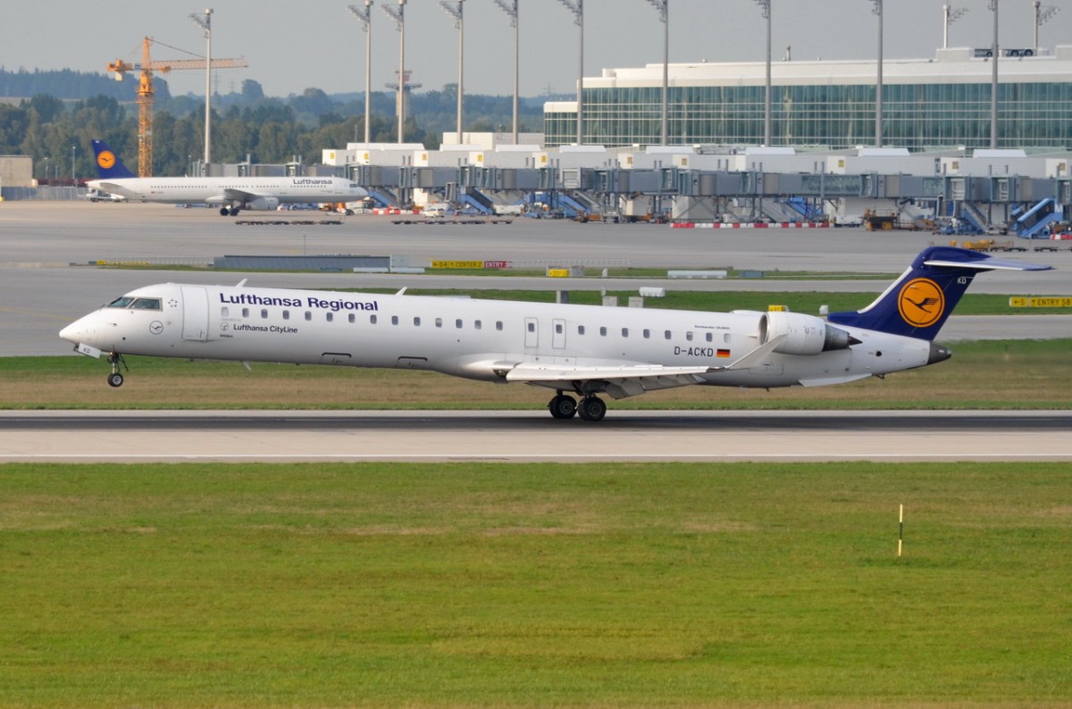 D-ACKD Lufthansa CityLine Canadair CL-600-2D24 Regional Jet CRJ-900LR  bei der Landung in München   11.09.2015