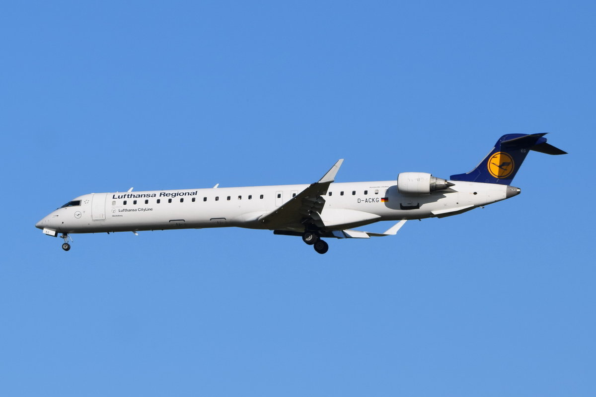 D-ACKG Lufthansa CityLine Canadair CL-600-2D24 Regional Jet CRJ-900LR  , MUC , 15.10.2016