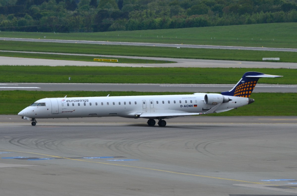 D-ACNH Eurowings Canadair CL-600-2D24 Regional Jet CRJ-900LR    zum Start in Hamburg 04.05.2014