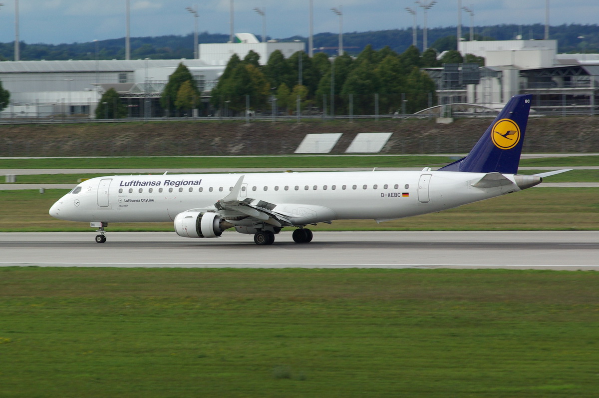 D-AEBC Lufthansa CityLine Embraer ERJ-195LR (ERJ-190 bis 200 LR)  

15.09.2013  Flughafen Mnchen